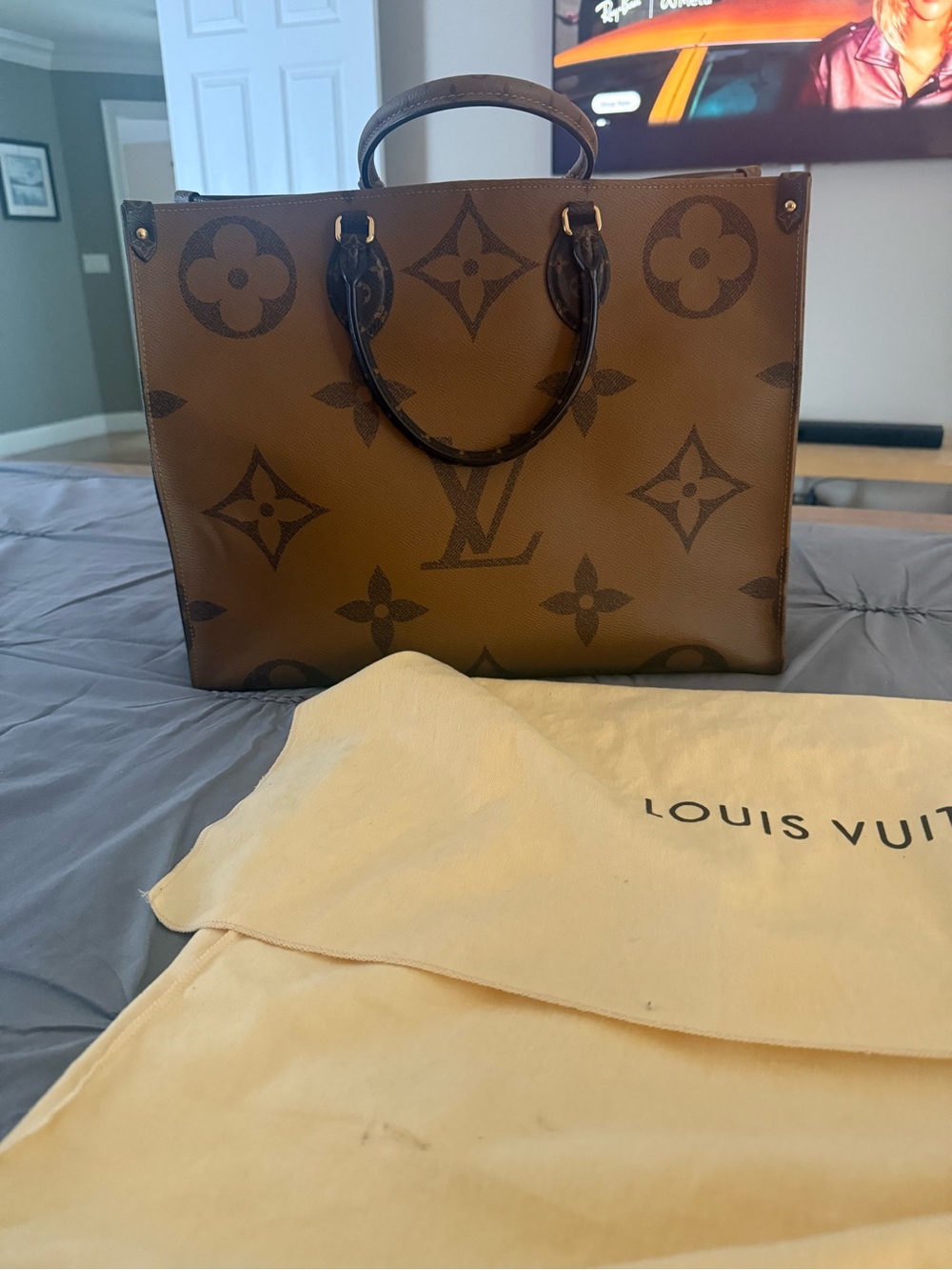Louis Vuitton Monogram Giant OnTheGo Tote in Brown